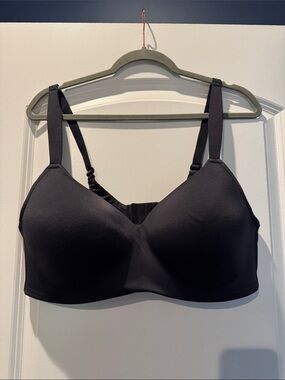 NWOT! Auden Lightly Lined Wirefree Black Bra in 42C